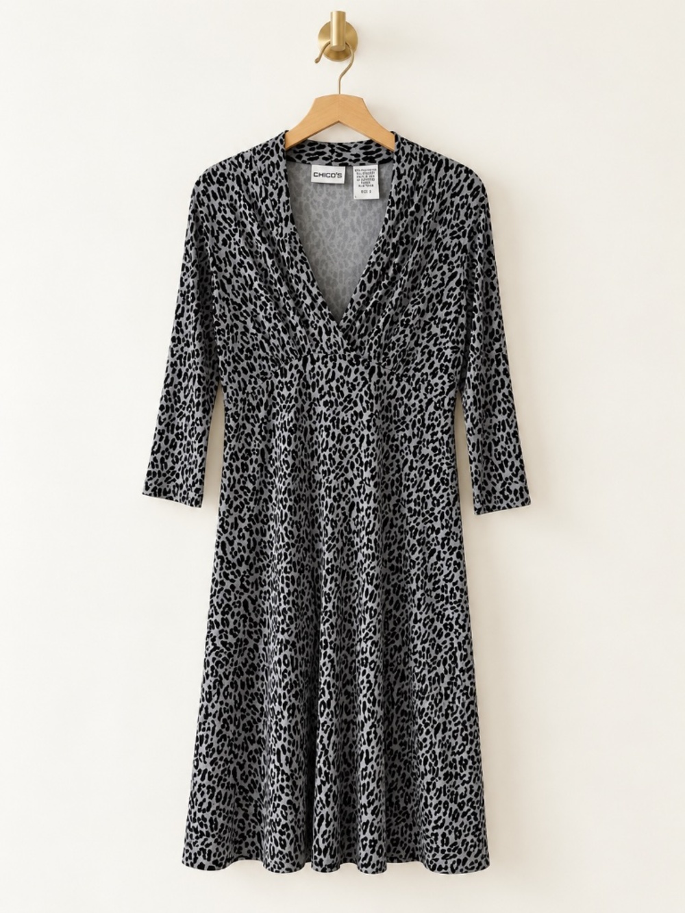 Chico's Gray and Black Animal Print 3/4 Sleeve V-neck Dress Size 2 - Large